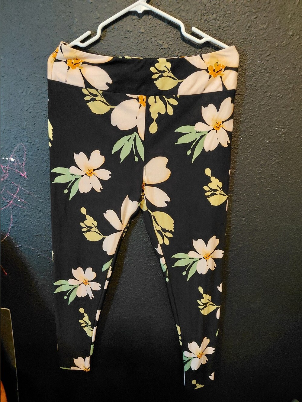 Women's Black Floral Leggings - Cream & Green Blossom TC (XL).